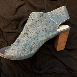 Spring Step Infantry blue colored open toe shoes